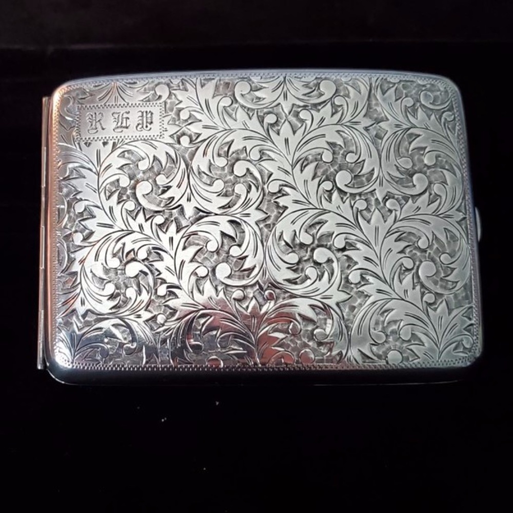 VINTAGE STERLING SILVER CIGARETTE CASE